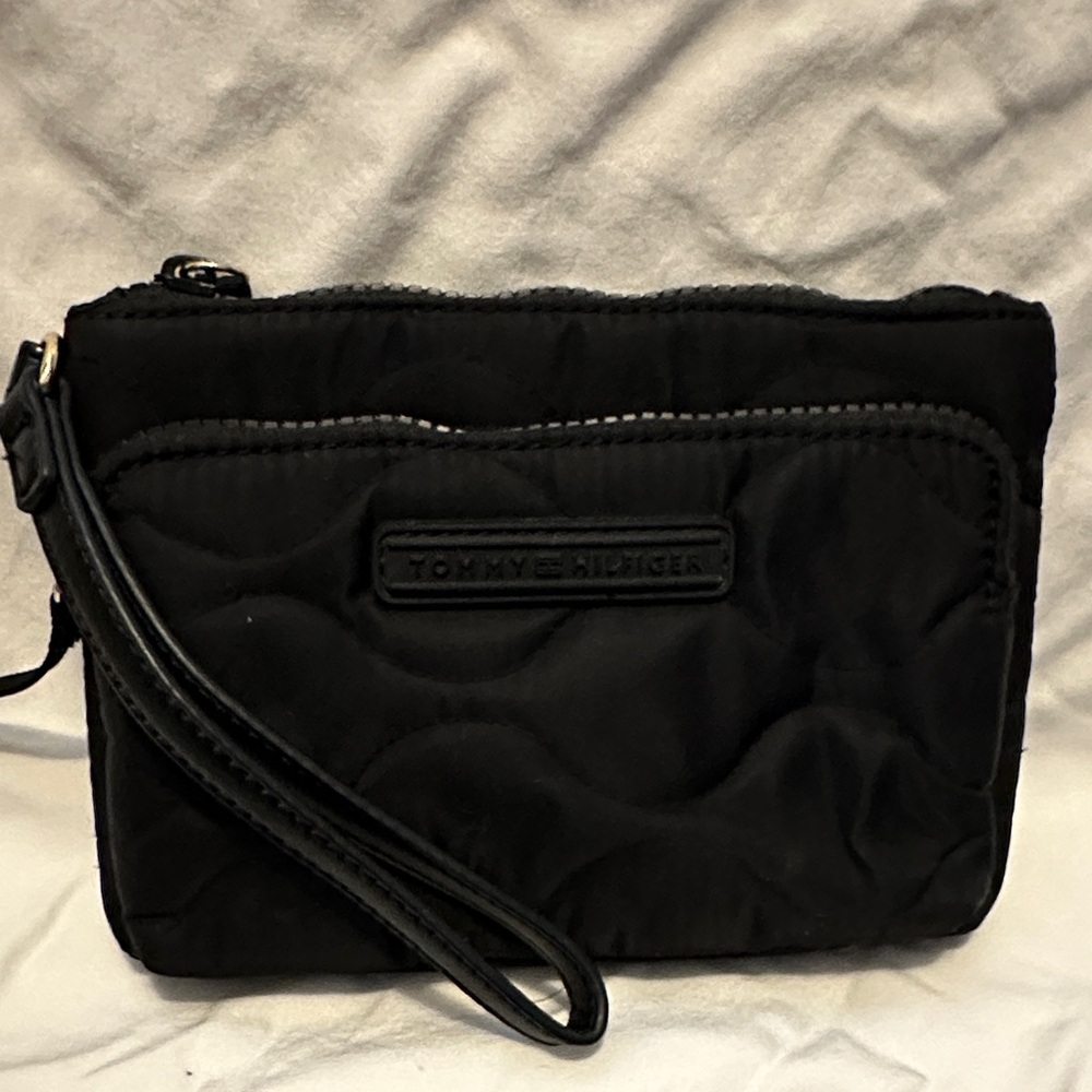 Tommy Hilfiger Quilted Black Wristlet
